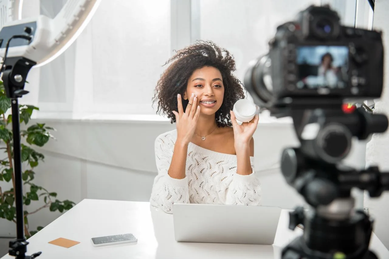 What is video advertising: its types and features